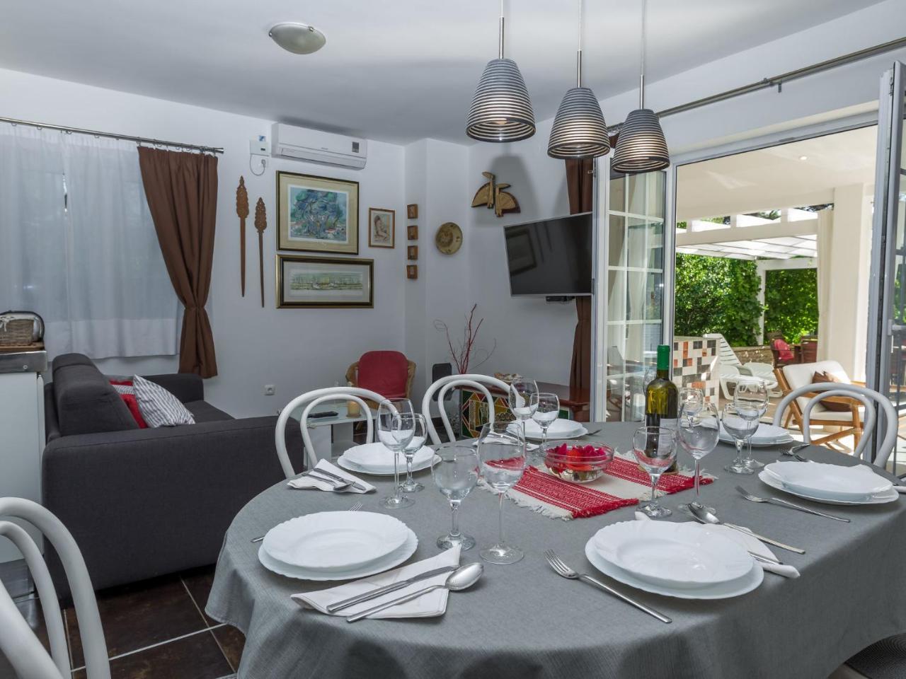 Spacious Holiday Home In Molat With Pool Brgulje Exteriör bild